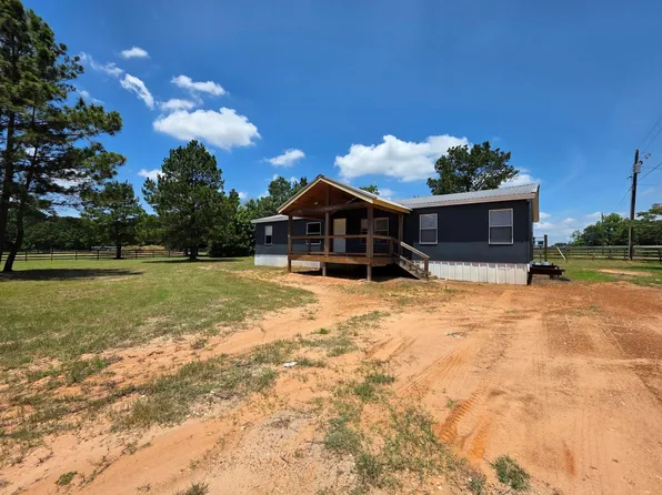 12121 Old County Rd, Willis, TX 77378