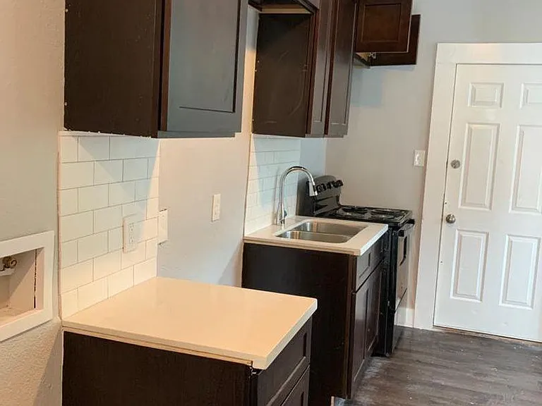 211 E Sterling St #4 — Photo 7
