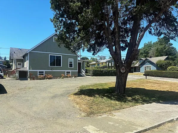 625 Maryland Ave, North Bend, OR 97459