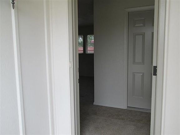 4th image of 38 Wildy Dr