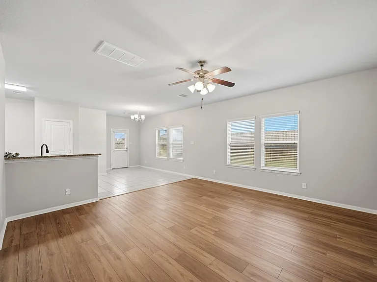 2 Garden Springs Ct — Photo 2