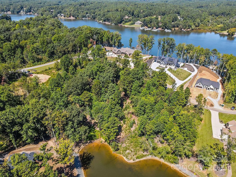 1st image of 5743 Lake Pointe Dr