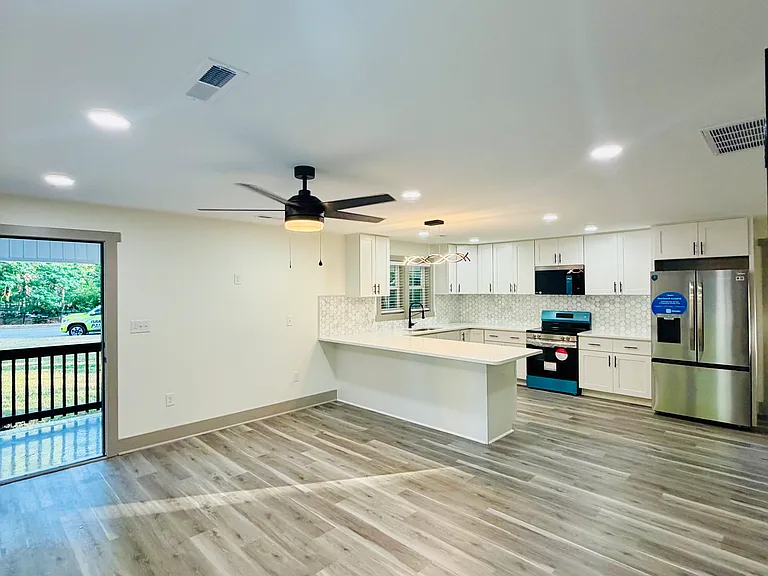3603 Flint St — Photo 9
