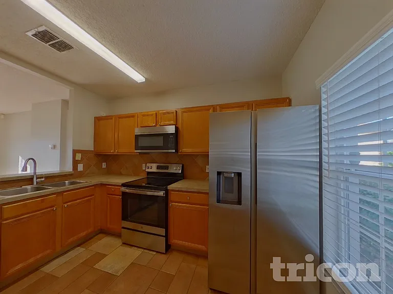 1141 Doncaster Ct — Photo 4
