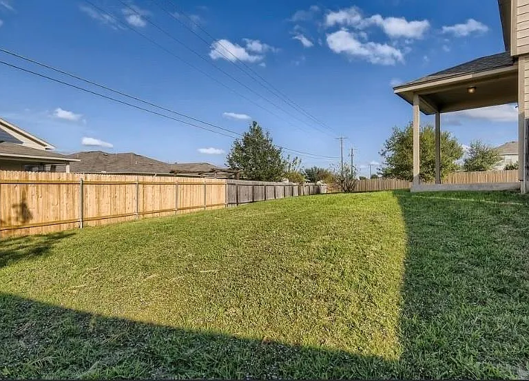 301 Comal Run — Photo 30