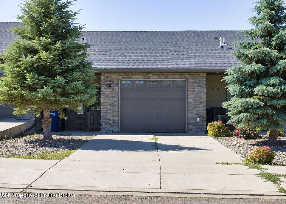 1st image of 1085 Donna Ln