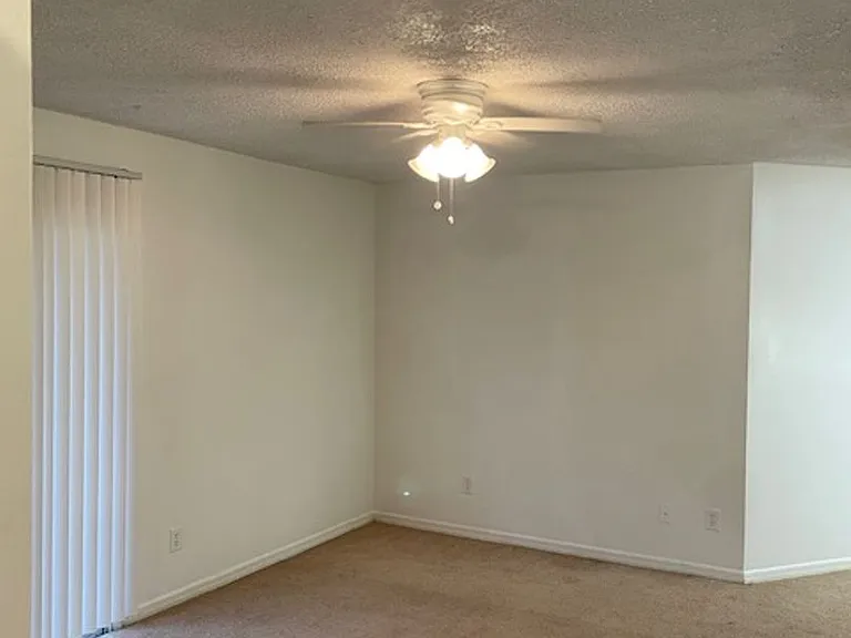 6052 Westgate Dr #102 — Photo 4