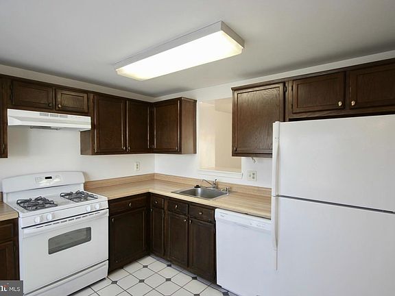 3rd image of 14405 Black Horse Ct