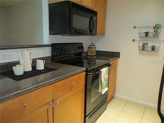 2nd image of 122 Lewfield Cir #122