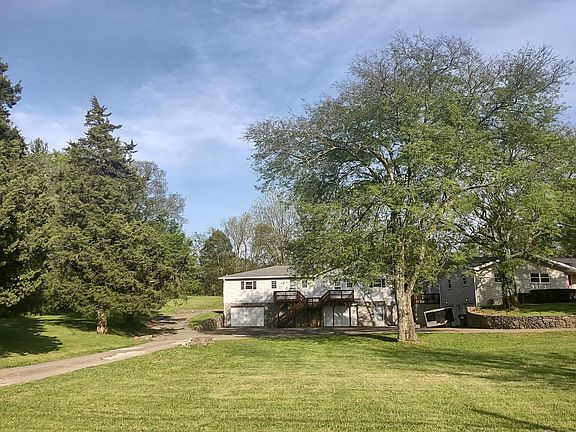 2nd image of 302 Dobbins Pike #302A