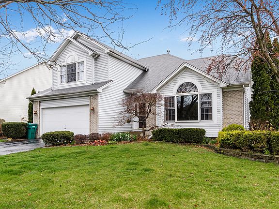 2nd image of 2208 Stonehaven Dr