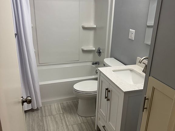 4th image of 2109 Shoshone Ave