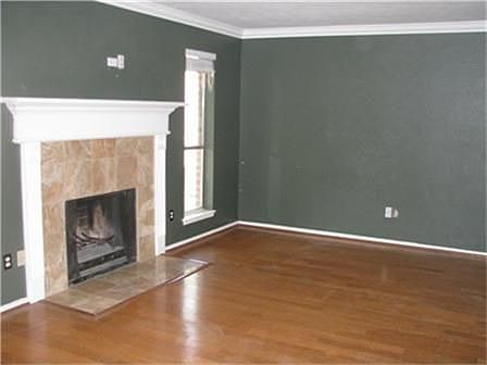4th image of 10114 Walnut Glen Dr