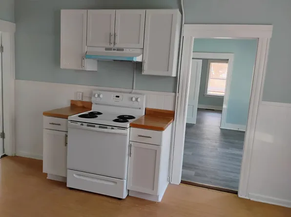 162 Woodstock Ave #1, Putnam, CT 06260