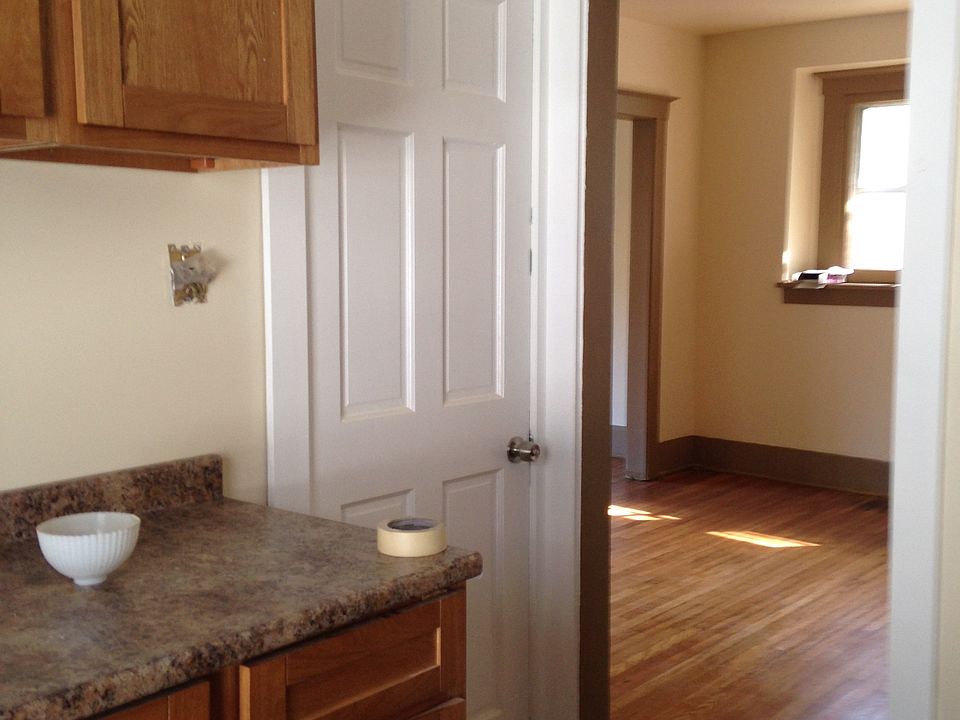 1st image of 300 Crestwood Ave #2