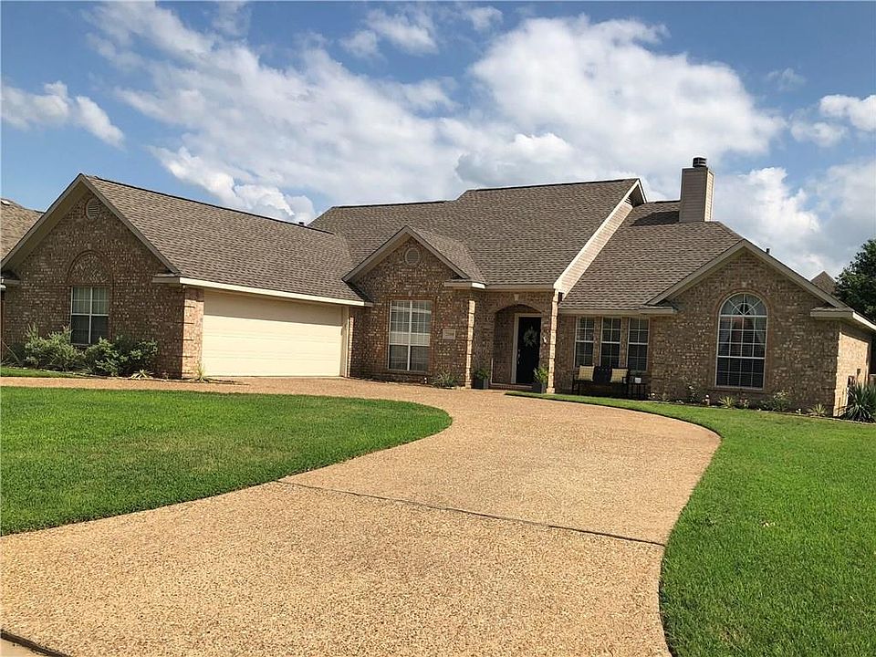 1st image of 2108 Pavillion Cir