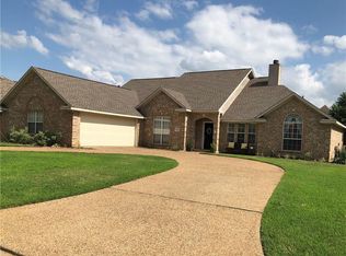 2108 Pavillion Cir, Denison, TX 75020