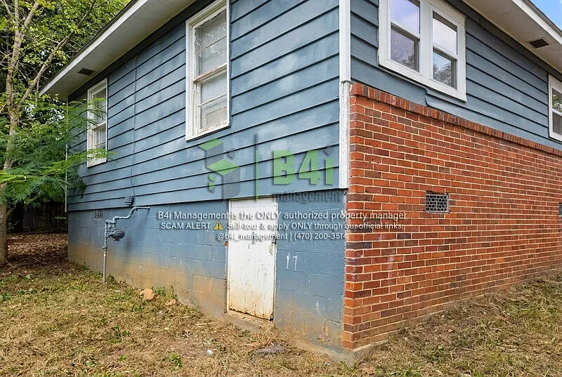 3 bed, 1.0 bath, 943 sqft, $1,325 — Photo 2