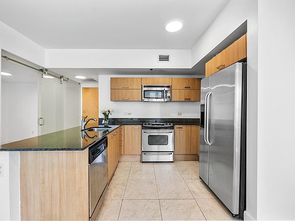 5th image of 350 S Miami Avenue #1606