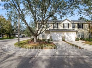 3002 Amber Oak Dr, Valrico, FL 33594