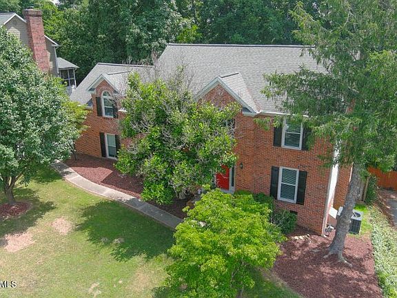 2nd image of 1452 Knightsbridge Dr