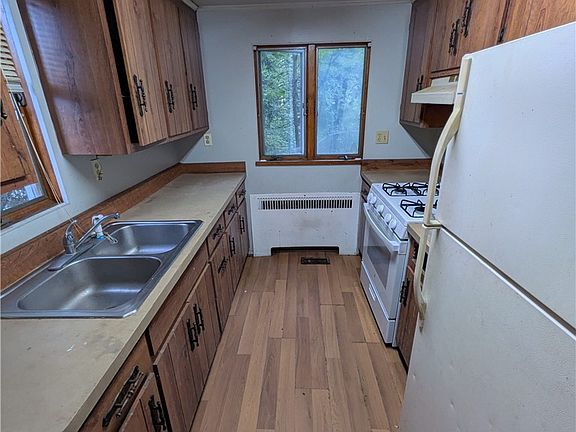 5th image of 733 East Dr
