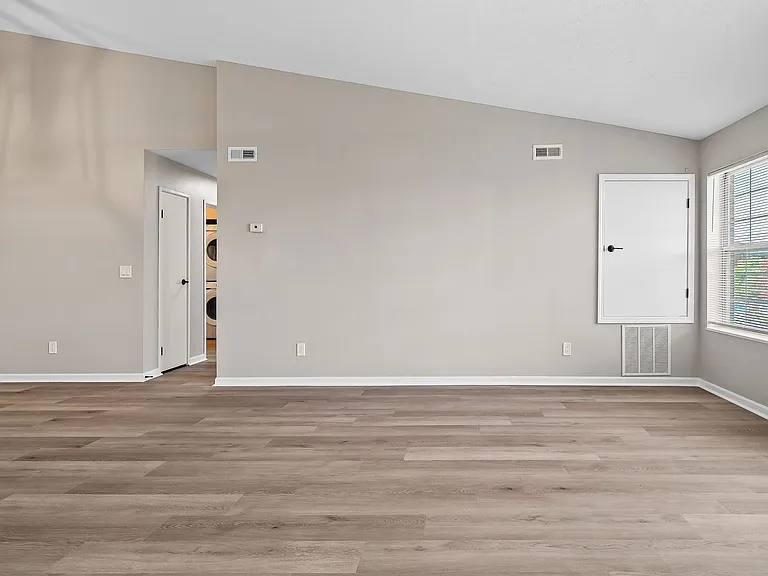 Cherry Tree Village Apartments — Photo 123