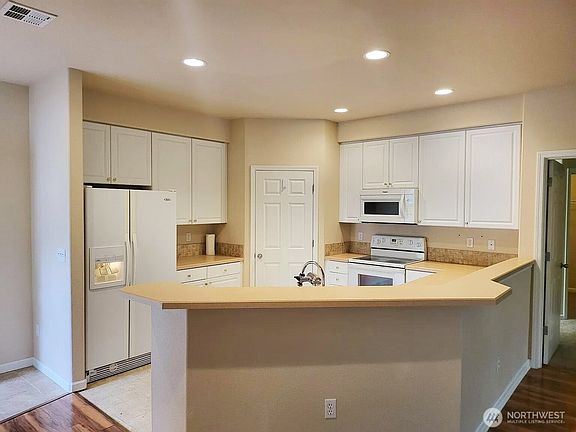 2nd image of 3301 Park Lane #A
