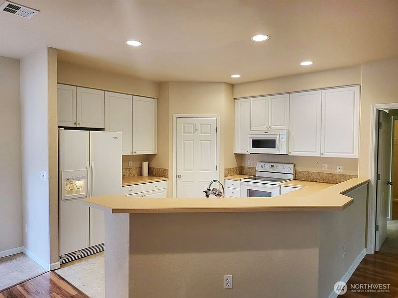 2nd image of 3301 Park Lane #A