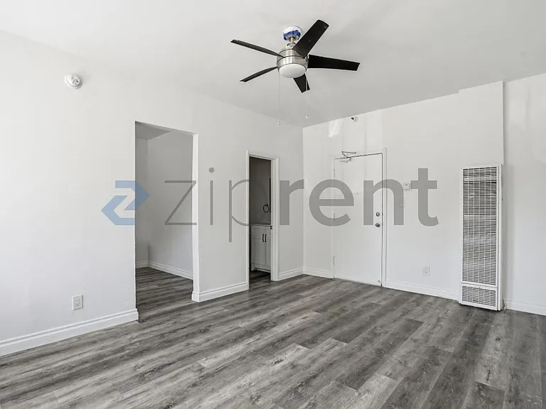 1513 W 12th Pl #3 — Photo 5