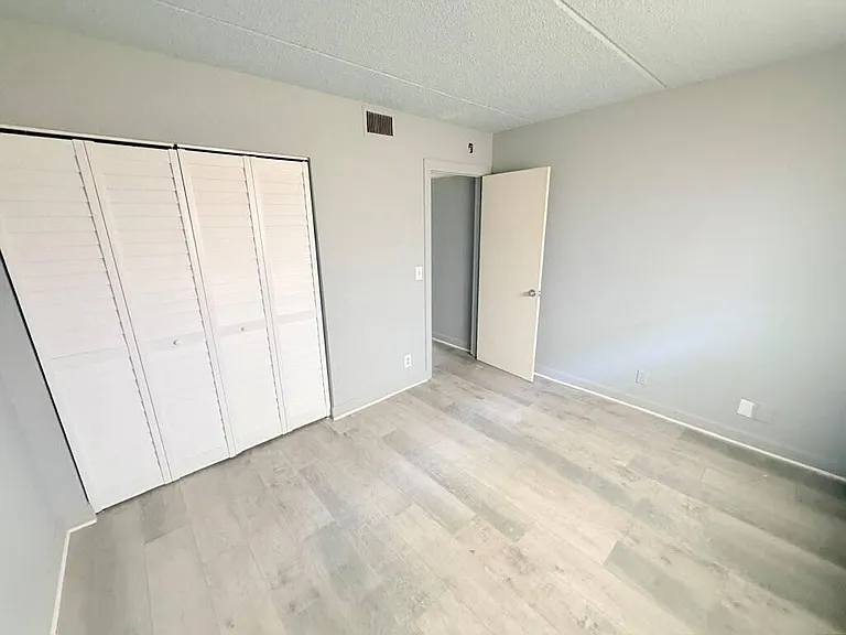1501 Crescent Cir #C19 — Photo 6