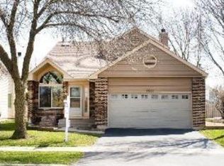 2473 Carlton Dr, Woodridge, IL 60517