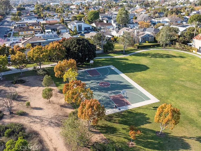 2402 Orchid Hill Pl — Photo 32