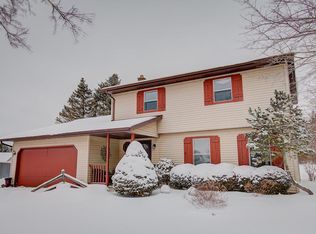 W285S3780 Sandpiper Br, Waukesha, WI 53189