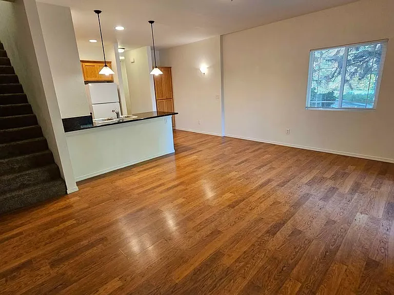 1843 SW Hungry Hill Dr — Photo 5