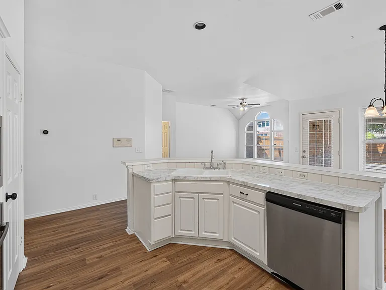 7008 Jasper Dr — Photo 14