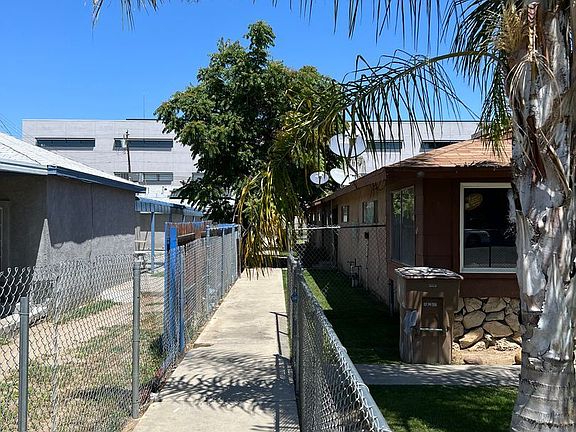 3rd image of 630 33rd St #4212291