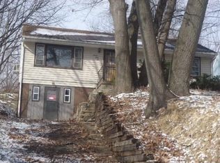 1662 11th St NW, Cedar Rapids, IA 52405