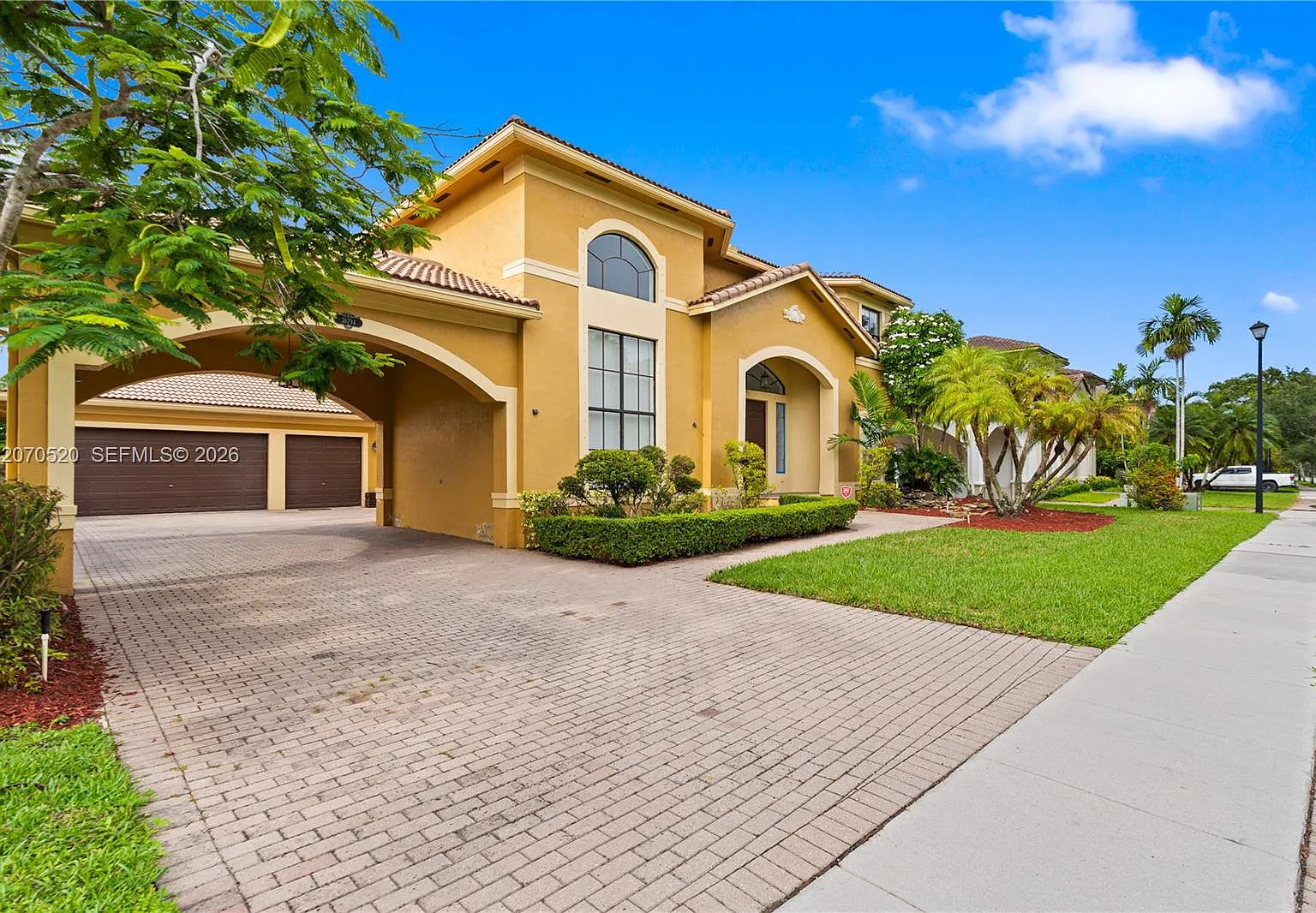 Harbour Lakes Estates — Photo 2