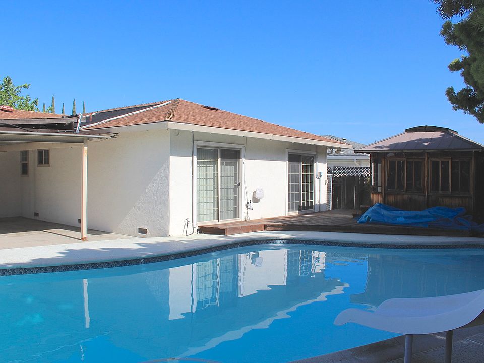 2nd image of 2921 Ventura Ct