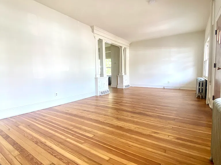 2 Green Ave — Photo 4