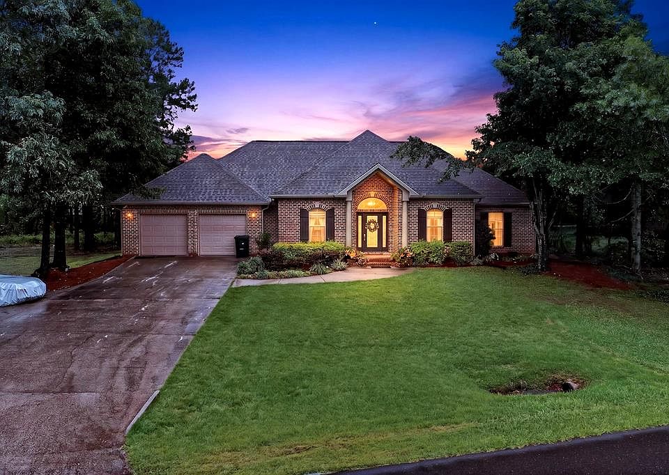 1st image of 13 Chinaberry Cir