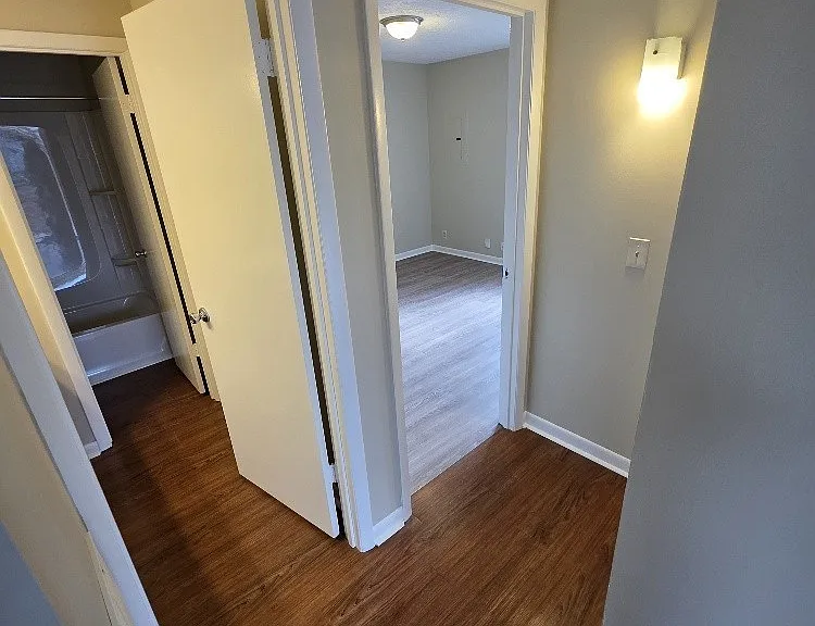 1107 Westchester Dr #D — Photo 11