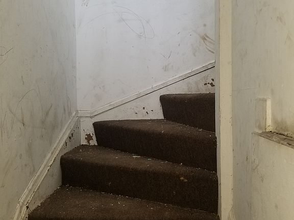 4th image of 745 S Kolmar Ave