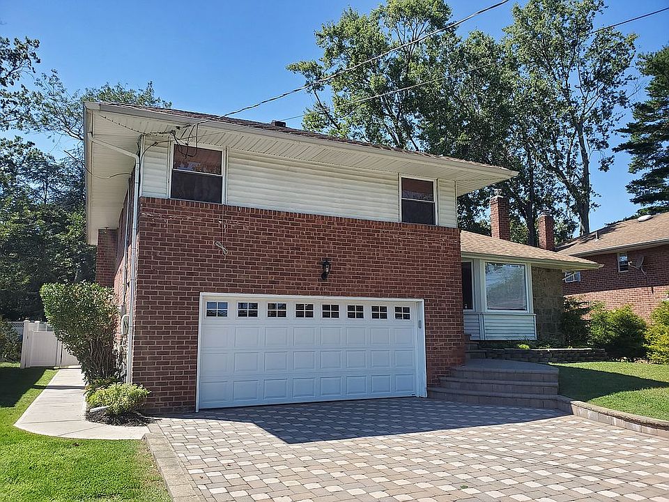 1st image of 10 Oakdale Dr