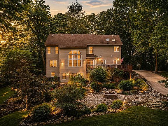 3rd image of 50905 Persimmon Dr
