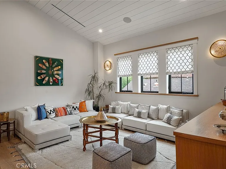 4365 N Kraft Ave — Photo 23