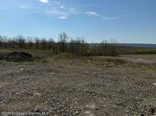125 Osprey Ln, Archbald, PA 18403