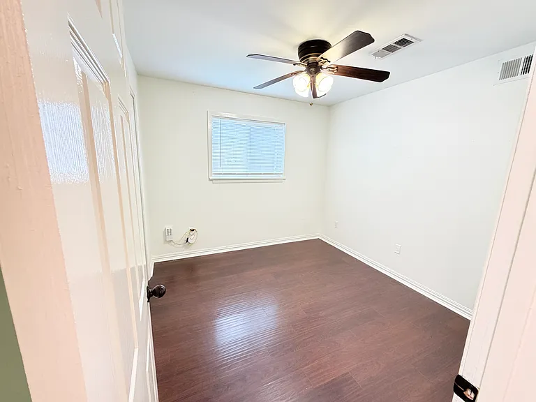 214 Harrell Dr — Photo 8