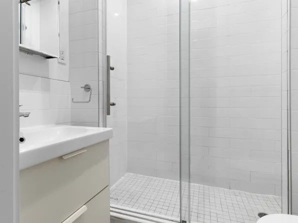 220 East 22nd Street image 7 of 13